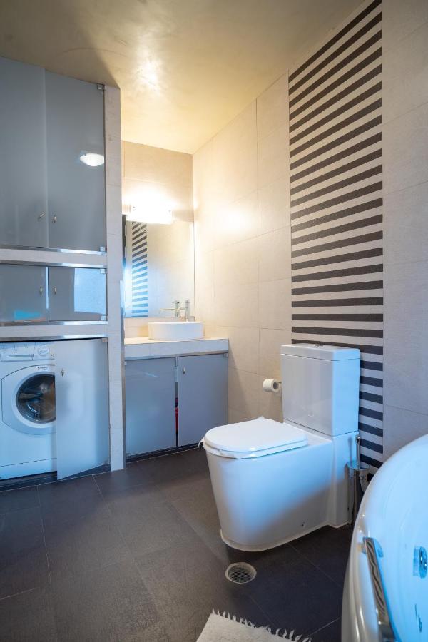Acropolis Metro St.3 Bedrοοms 6 Persons Maisonette Atena Exterior foto